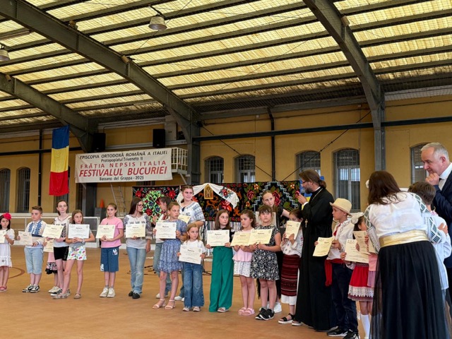 Desen premiere dimensioni medie